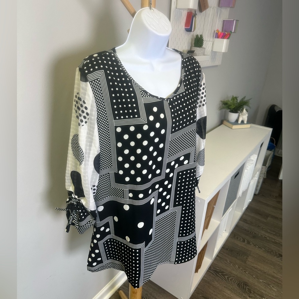 NorthStyle Blouse Size XL Black 3/4 Sleeves Polka Dot Tunic - Picture 3 of 7